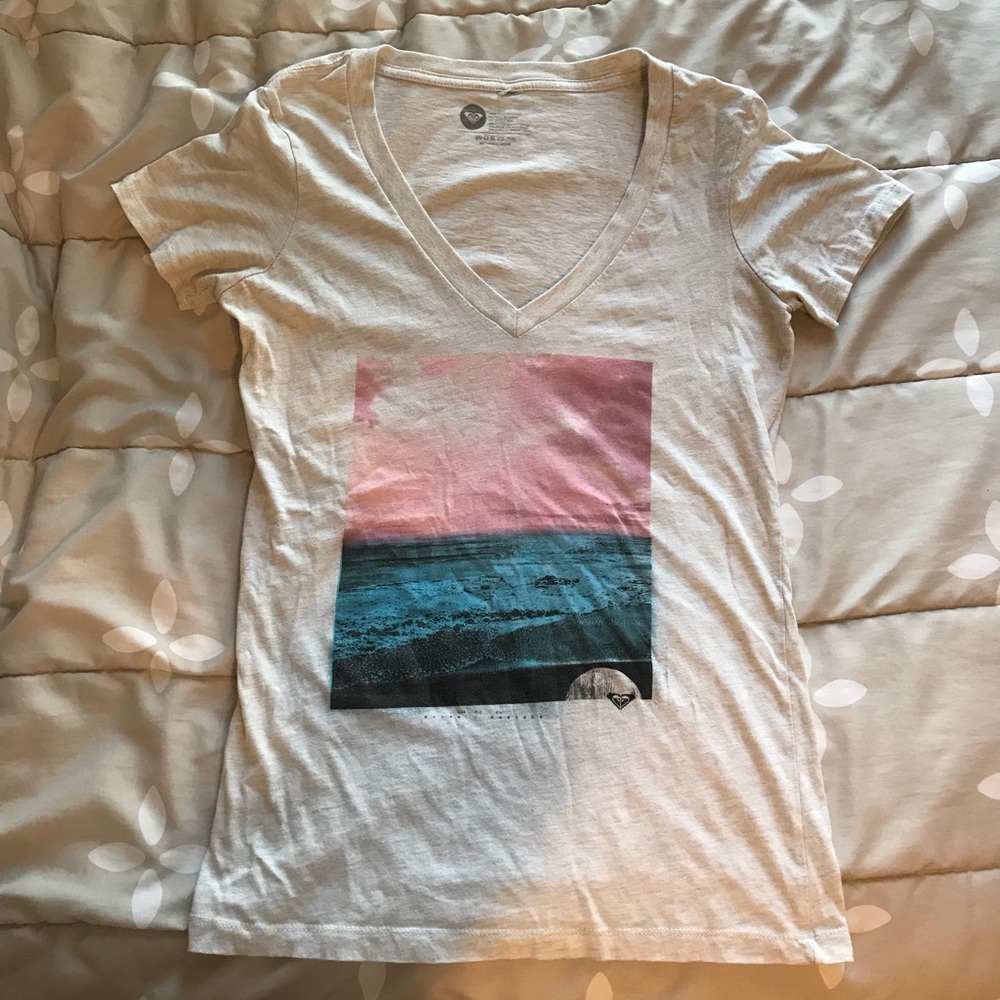 Roxy v neck